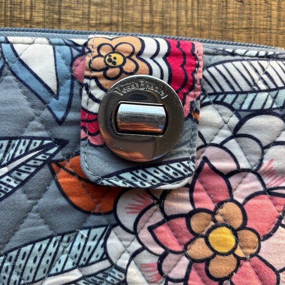Vera Bradley Tropical Evening Floral Turn-lock Zip Around Clutch Wallet 2019 - Picture 5 of 7